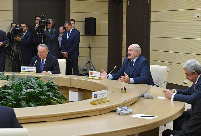 Лукашенко считает успешными экономические итоги года в СНГ