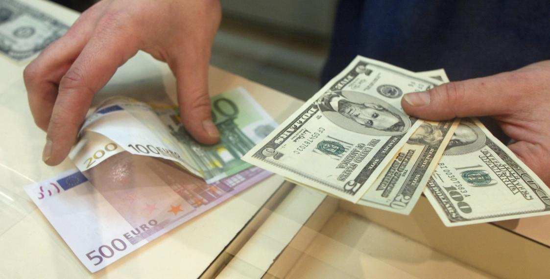 Белорусы с начала года больше продают чем покупают валюту