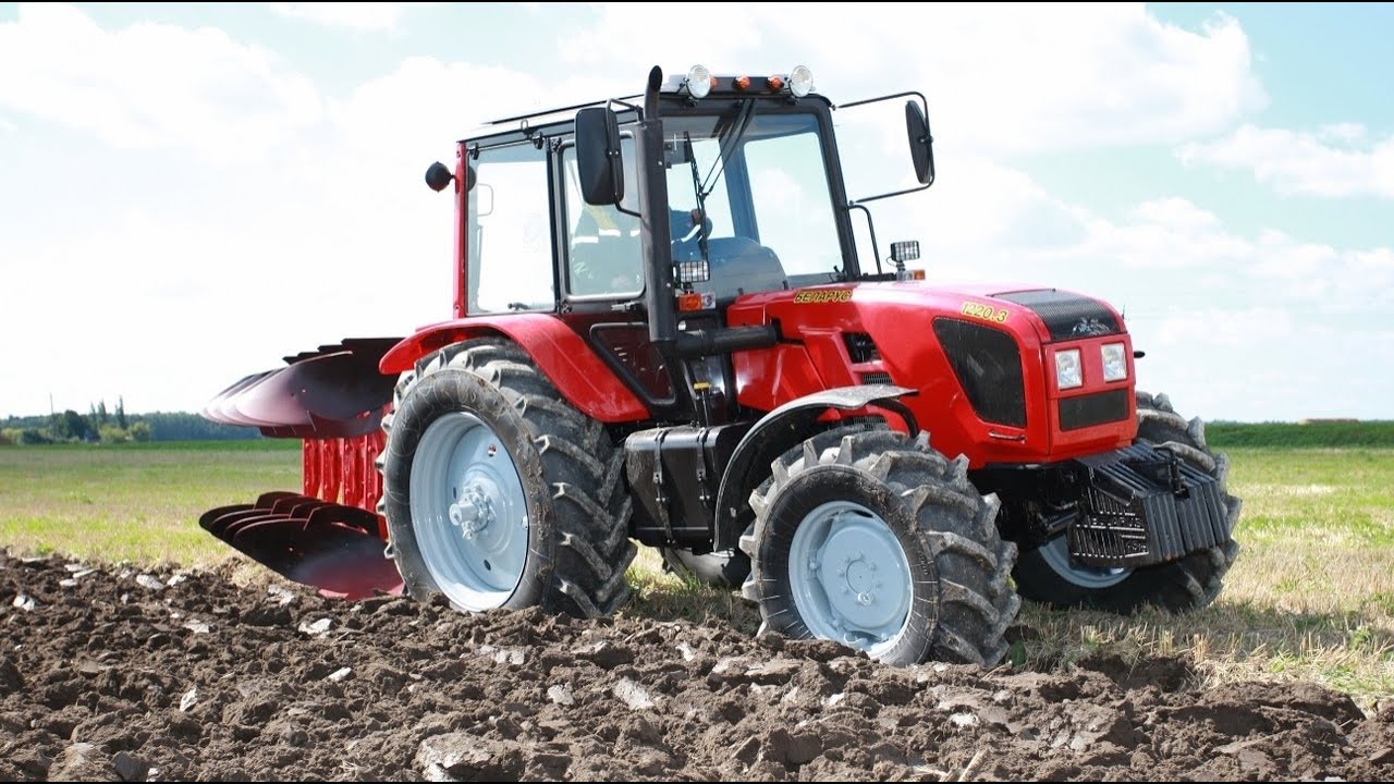 В Германии неизвестные угнали красный трактор «МТЗ 82 Беларус»