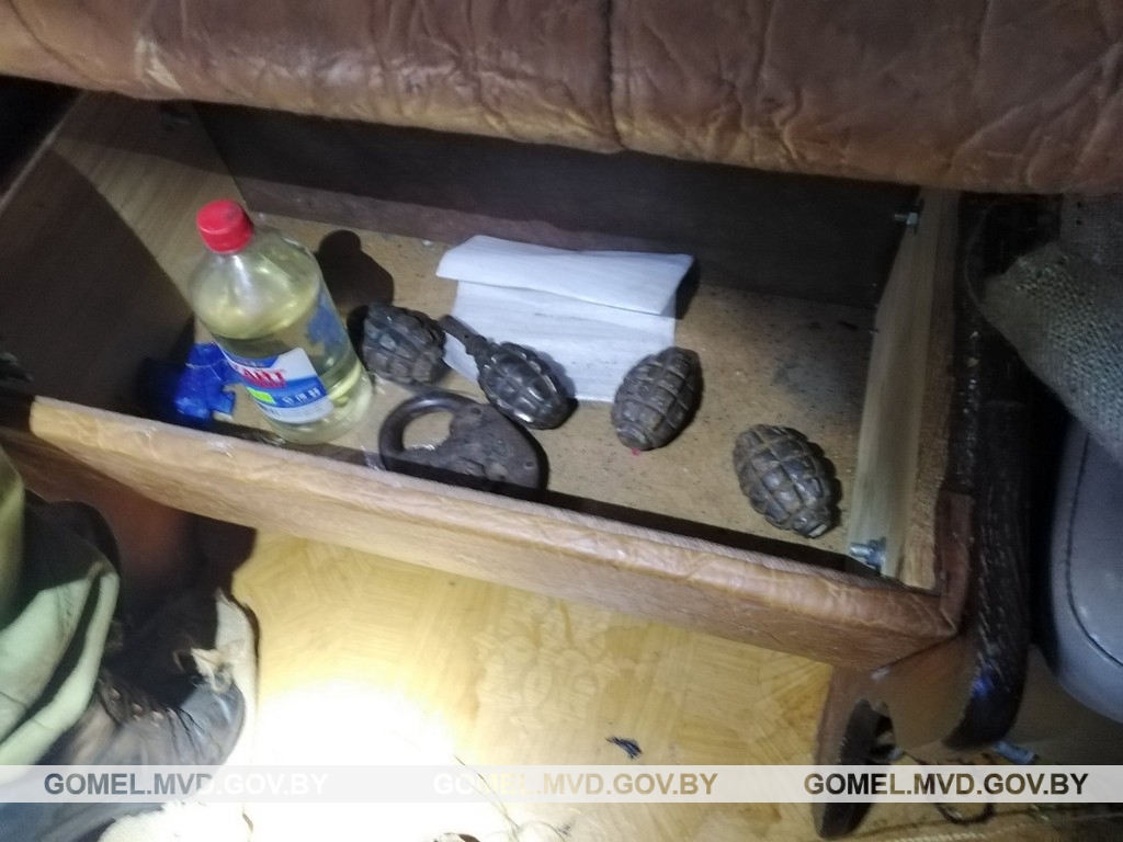 Житель Рогачевщины устроил дома бомбосклад