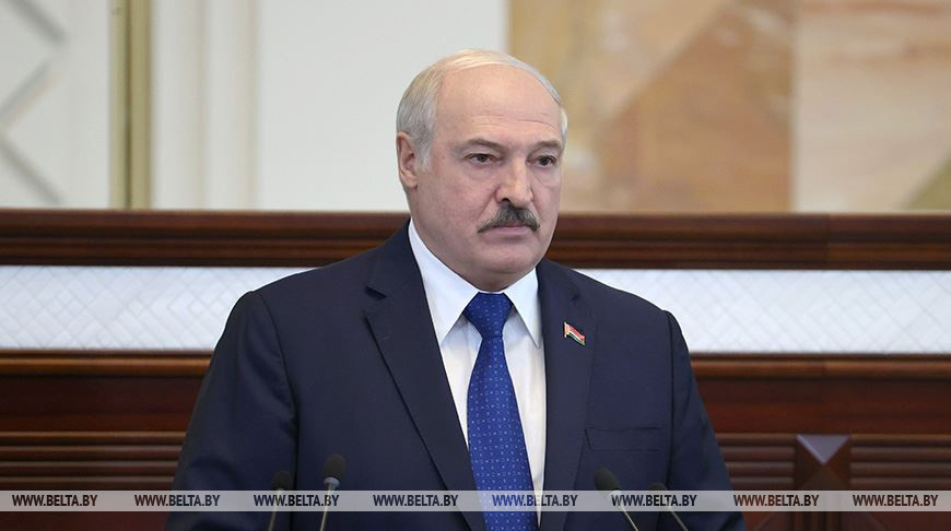 Лукашенко: власти Беларуси действуют прежде всего в интересах людей, а не чьих-то финансовых амбиций